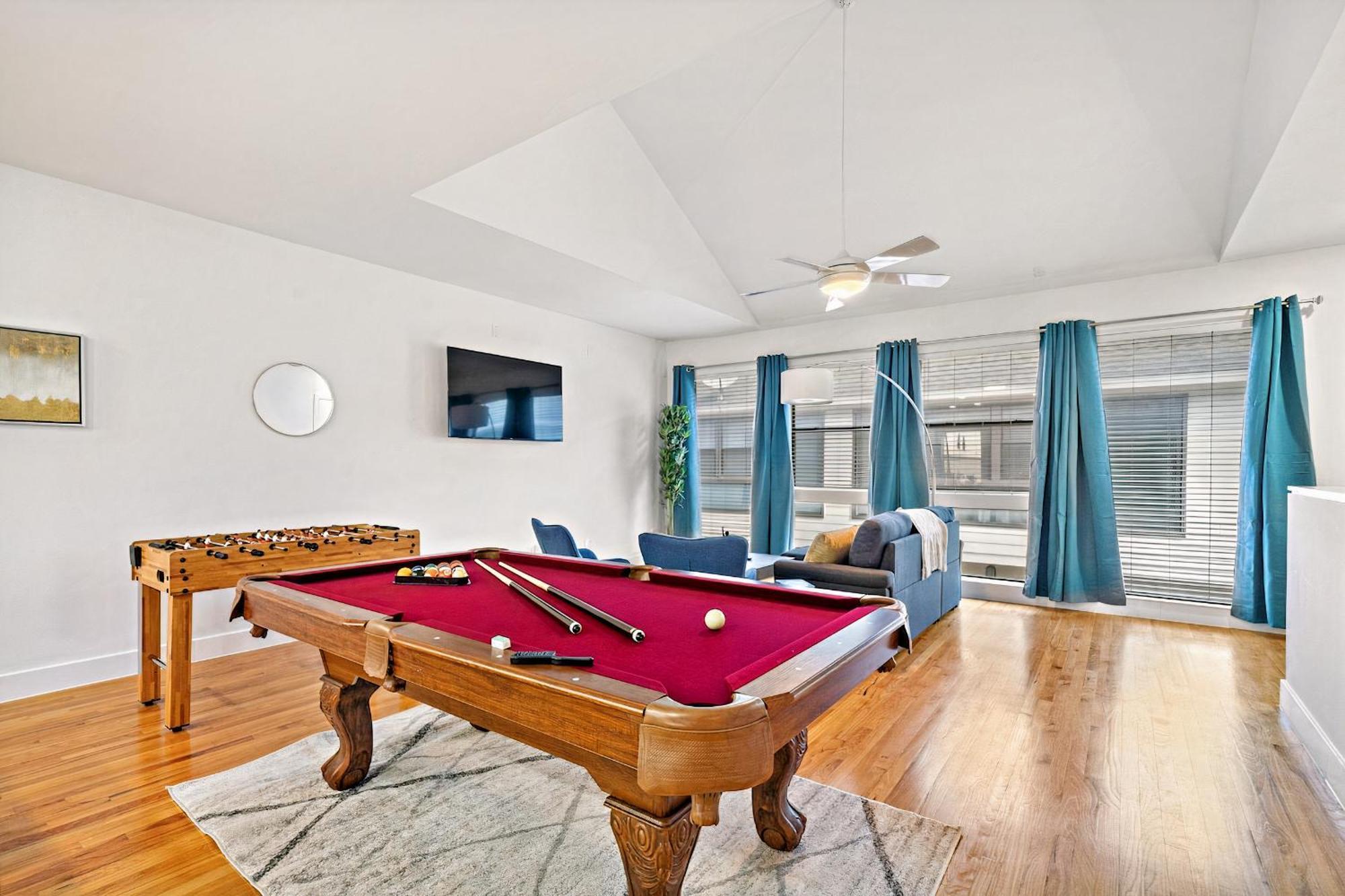 Getaway By Downtown Pool Table Pets